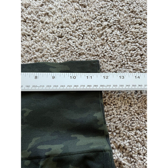 SPANX Womens Leggings Size M Cropped Look at Me Now Seamless Green Camo Slimming - Picture 10 of 11